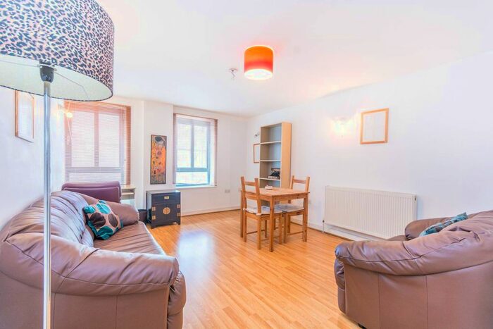 1 Bedroom Flat To Rent In Victorian Grove, Stoke Newington, London, N16