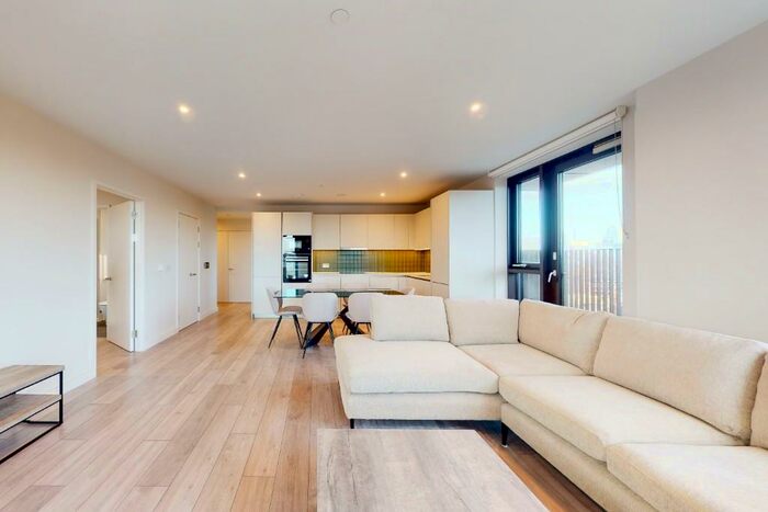 3 Bedroom Flat To Rent In New Kent Road, London, SE1