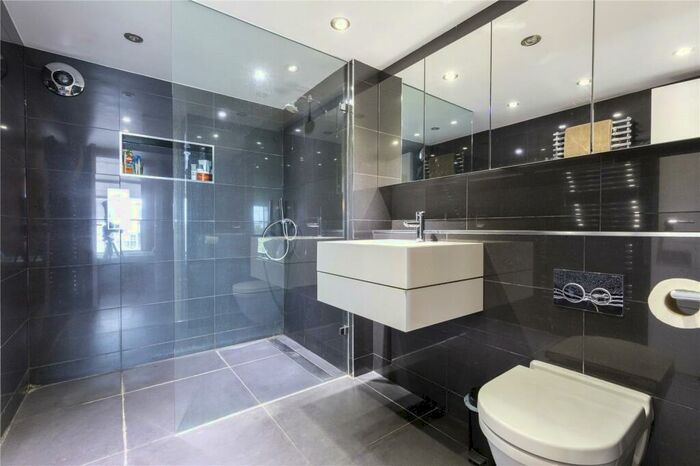 2 Bedroom Apartment To Rent In Wenlock Road, London, N1