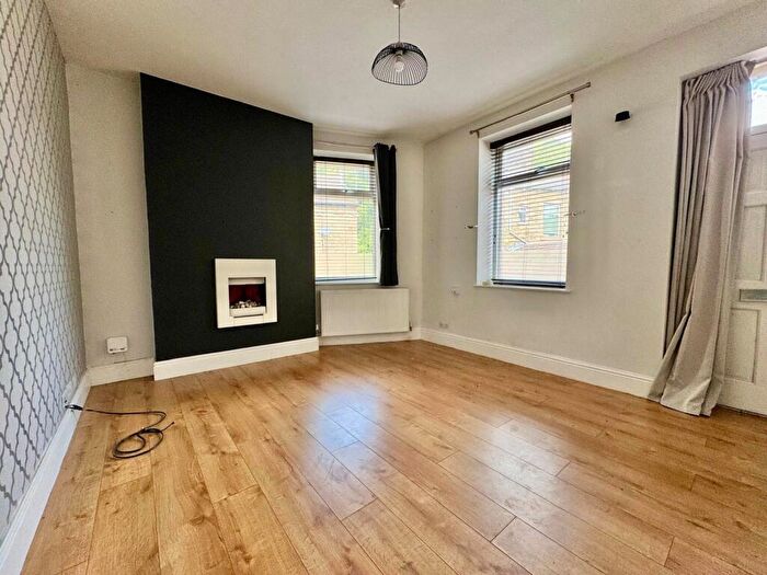 2 Bedroom End Of Terrace House For Sale In East Street, Rawtenstall, Rossendale, Lancashire, BB4