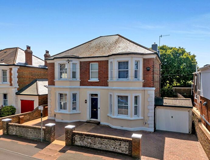 5 Bedroom Detached House For Sale In Winchester Road, Worthing, BN11
