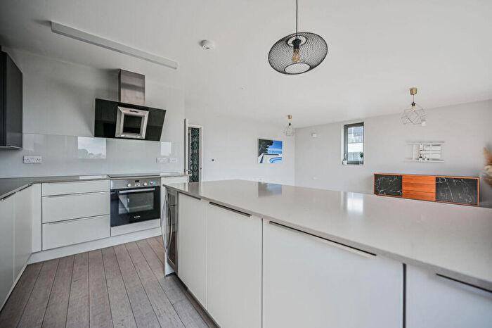 2 Bedroom Flat For Sale In , Tottenham Lane, Tottenham Lane, Crouch End, London, N8