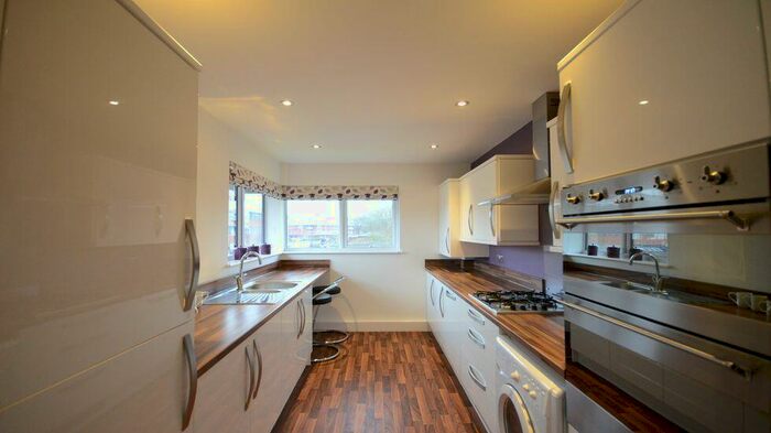 3 Bedroom Apartment To Rent In Caversham Wharf, Reading, RG1