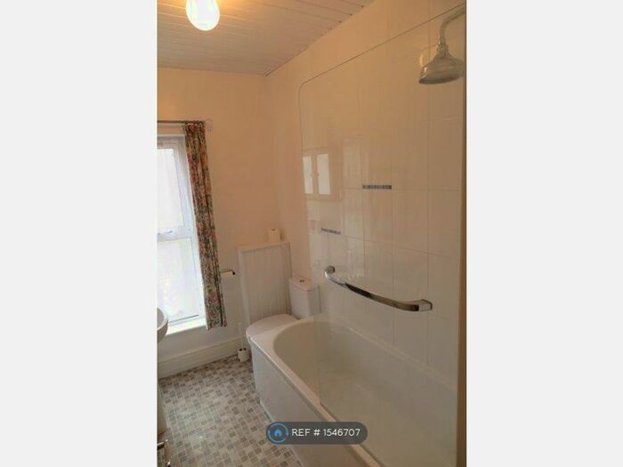 5 Bedroom Semi-Detached House To Rent In Priory Road, Southampton, SO17