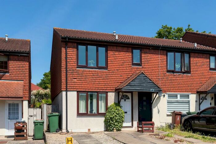 1 Bedroom Flat To Rent In Stapleford Close, Chingford, E4