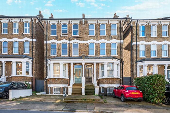 2 Bedroom Flat For Sale In Top Floor Flat, Bennett Park, Blackheath, SE3