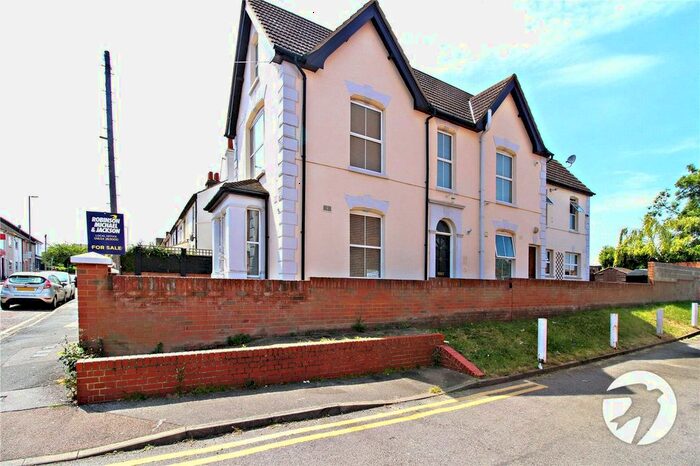 1 Bedroom Flat To Rent In Station Road, Rainham, Gillingham, Kent ME8