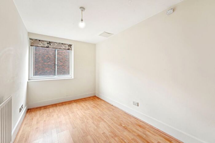 2 Bedroom Flat To Rent In Charter Quay, Kingston Upon Thames, KT1