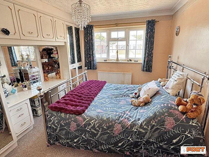 2 Bedroom Detached Bungalow For Sale In Denhill Close, Hayling Island, PO11