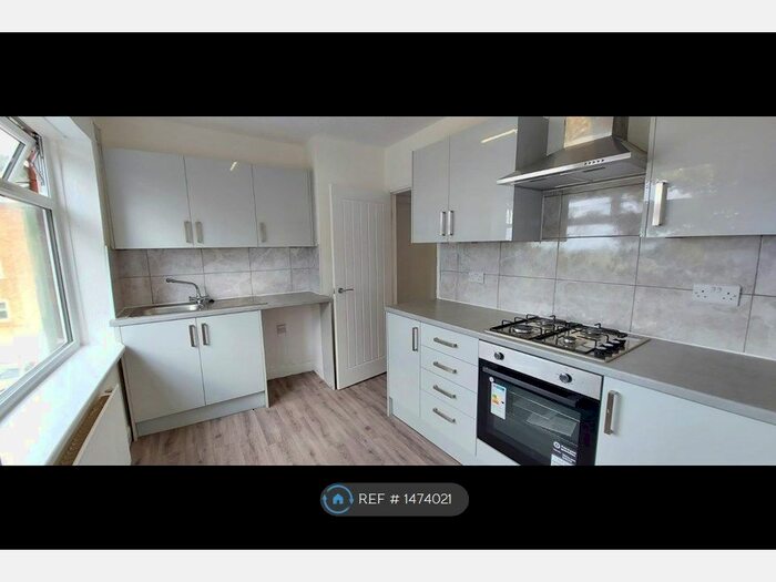 1 Bedroom Flat To Rent In Sandy Lane, Prestwich, Manchester, M25