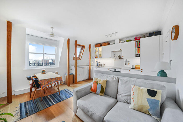 2 Bedroom Terraced House To Rent In Clissold Crescent, Stoke Newington, N16