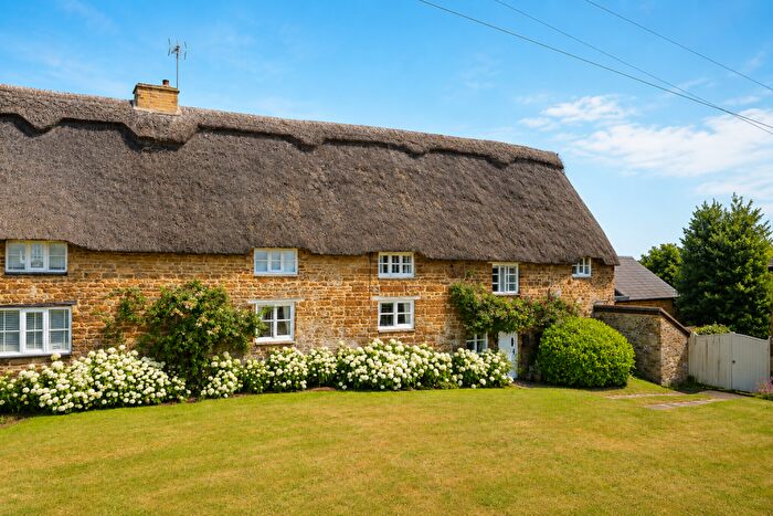 5 Bedroom Cottage For Sale In Lower Green Cottage, Middleton Cheney, OX17