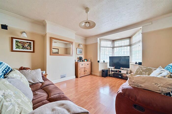 3 Bedroom End Of Terrace House For Sale In Hatherall Road, Maidstone, ME14