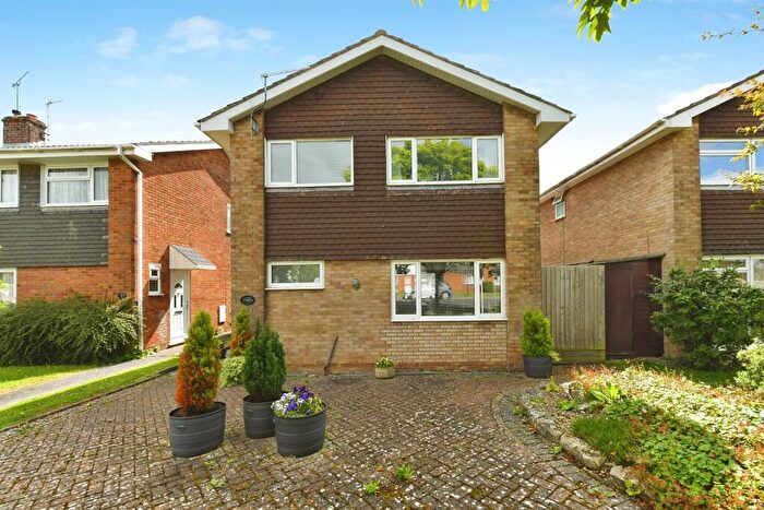 3 Bedroom Detached House For Sale In Kingfisher Road, Chipping Sodbury, Bristol, BS37