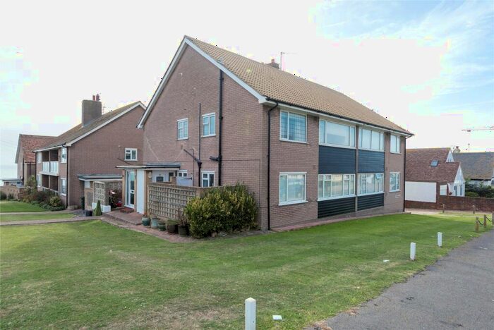 2 Bedroom Flat To Rent In Greenway Court, Little Crescent, Marine Drive, Rottingdean, BN2
