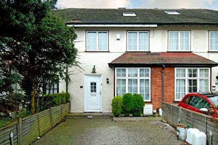 4 Bedroom Terraced House To Rent In Stanmore, Harrow, HA7