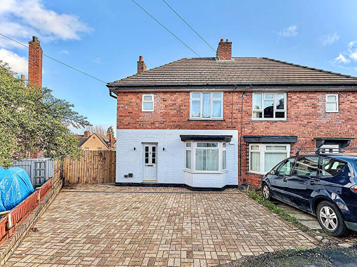 3 Bedroom Semi Detached House For Sale In Limes Road, Dudley, DY1