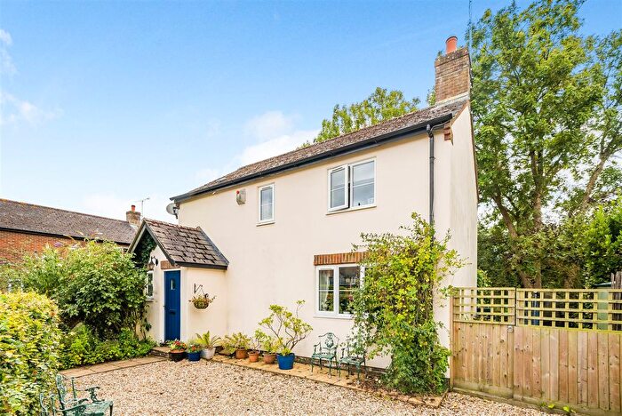 3 Bedroom Detached House For Sale In Wrackle Close, Stratton, Dorchester, DT2