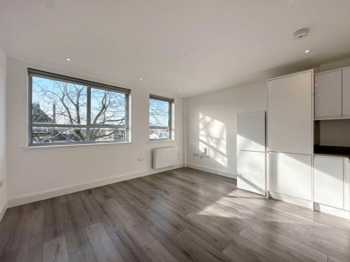 2 Bedroom Flat To Rent In Link House, Newport Road, Hayes, UB4