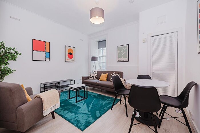 5 Bedroom Flat To Rent In Buccleuch Street, Edinburgh, EH8