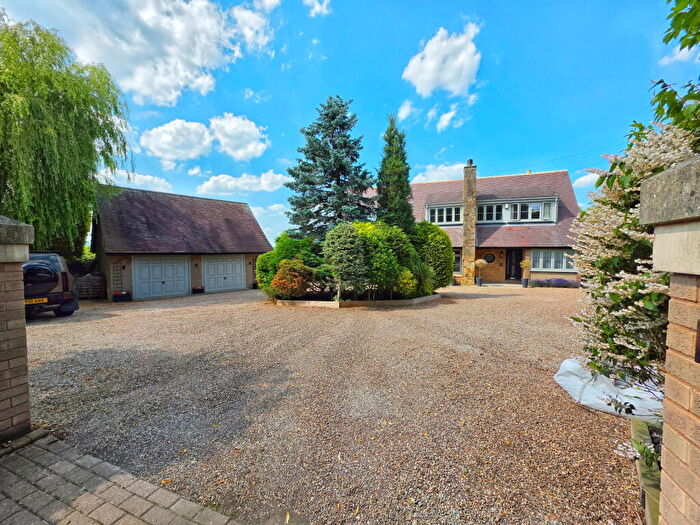 6 Bedroom Detached House For Sale In Church Street, Gawber, Barnsley, S75