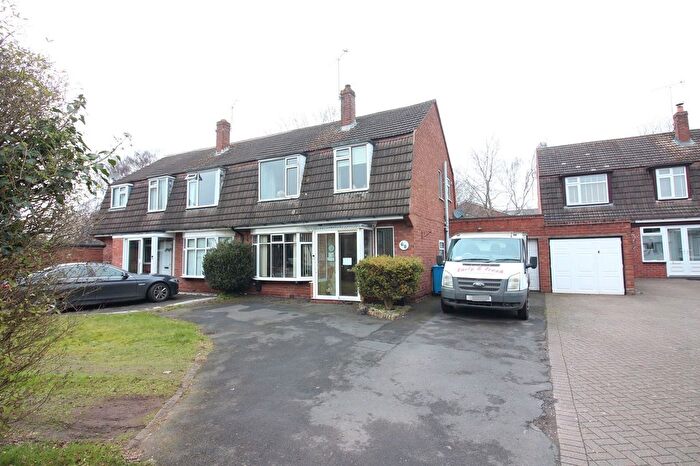 3 Bedroom Semi-Detached House For Sale In Planks Lane, Wombourne, Wolverhampton, WV5
