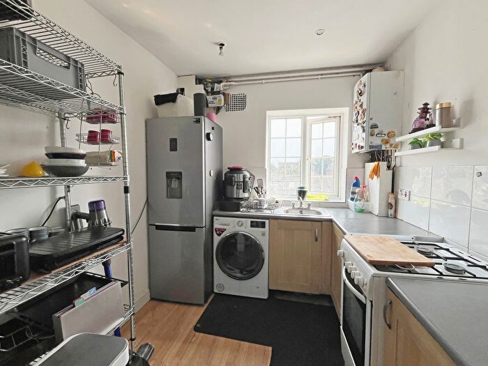 2 Bedroom Flat For Sale In Culmington Mansions, W13