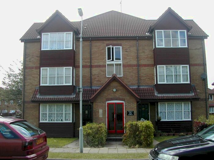 Studio To Rent In Frobisher Road, Erith, DA8