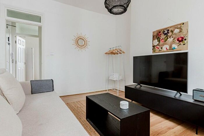 1 Bedroom Apartment To Rent In Mornington Crescent, London, NW1