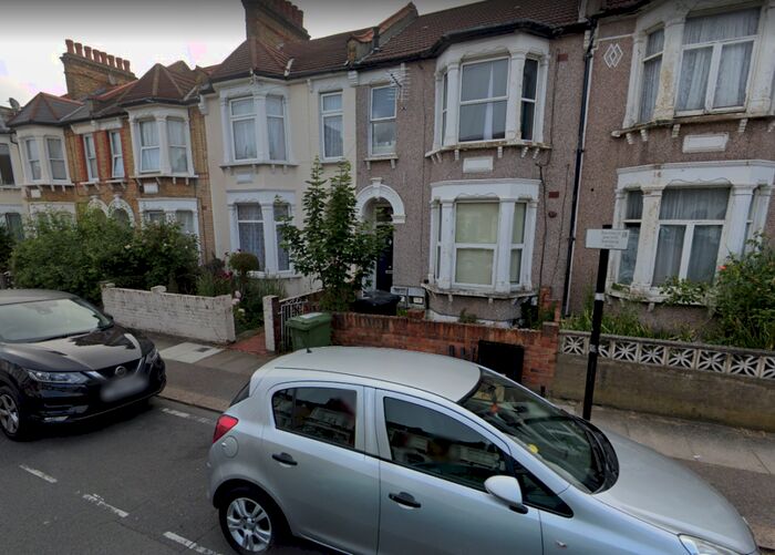 2 Bedroom Flat To Rent In Laleham Road, London SE6