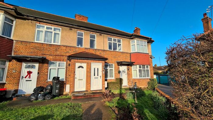 2 Bedroom Maisonette To Rent In Orchid Road, Southgate, N14