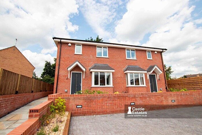 3 Bedroom Semi Detached House To Rent In Ireland Avenue, Beeston, Nottingham, NG9