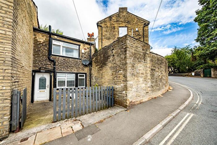 1 Bedroom Terraced House For Sale In Park Square, Halifax, HX3