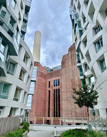 2 Bedroom Apartment To Rent In L-, Prospect Way, Battersea, SW11