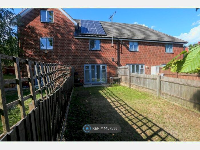 2 Bedroom Terraced House To Rent In Foxdene Close, London, E18