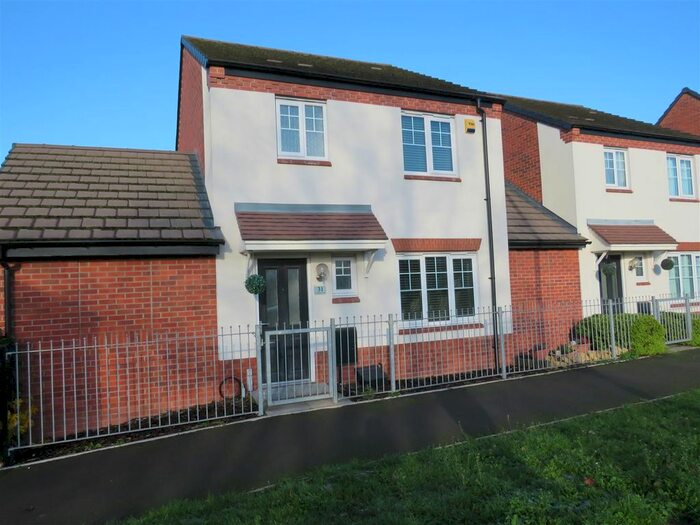 3 Bedroom Property To Rent In St Martins Close, Bacons End, Birmingham, B36