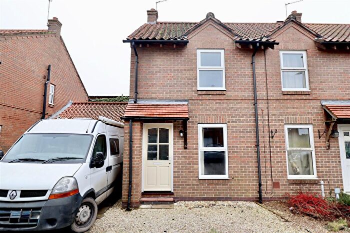 2 Bedroom End Terrace House To Rent In Southfield Park, Market Weighton, YO43