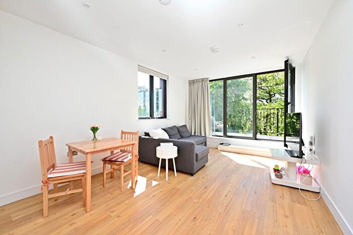 2 Bedroom Apartment To Rent In Farnborough Road, Farnborough, GU14