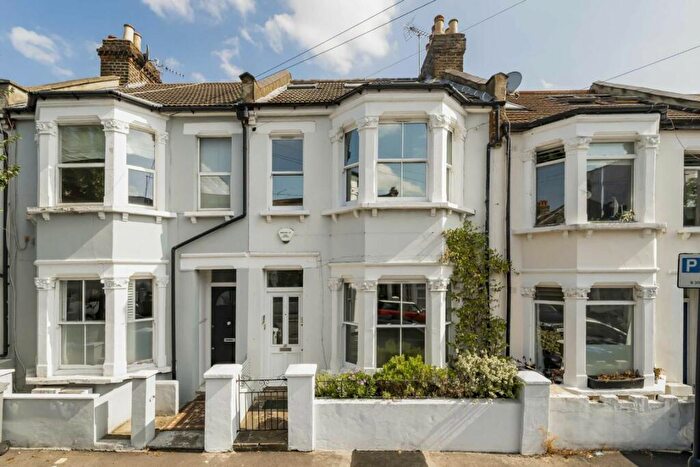4 Bedroom House To Rent In Greyhound Road, Kensal Rise, NW10