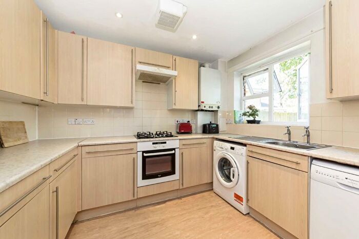 2 Bedroom Flat To Rent In Gearing Close, Tooting, SW17