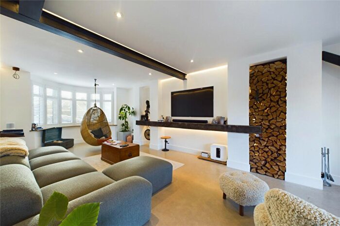 4 Bedroom Semi-Detached House To Rent In Falmouth Road, Reading, Berkshire, RG2