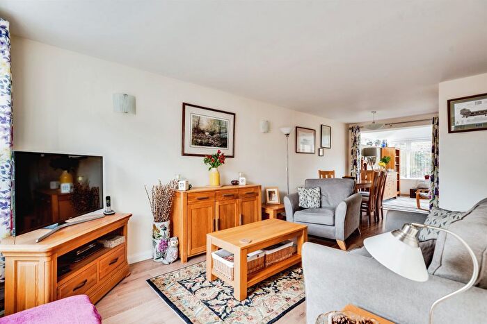 3 Bedroom End Of Terrace House For Sale In Highdown Way, Swindon, SN25