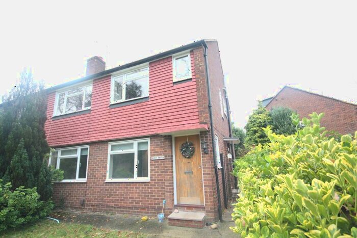 2 Bedroom Maisonette To Rent In Pinewood Road, Iver, SL0