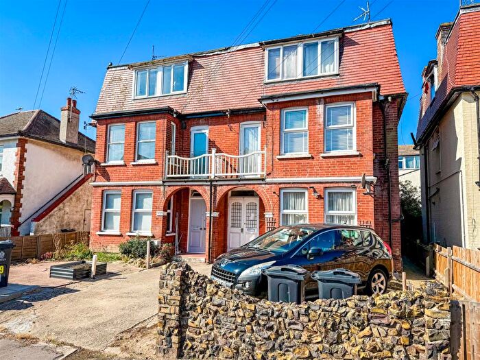2 Bedroom Flat For Sale In Penfold Road, Clacton-On-Sea, Essex, CO15