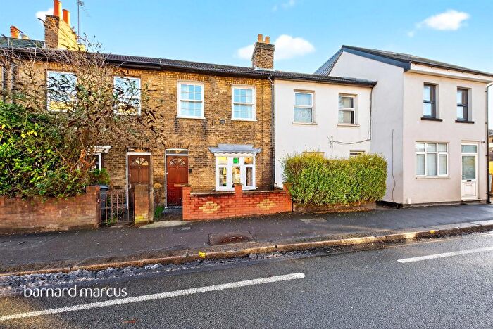2 Bedroom Terraced House For Sale In Hanworth Road, Hounslow, TW3