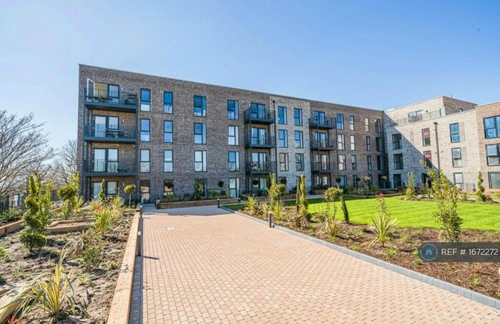 2 Bedroom Flat To Rent In Academy Way, Loughton, IG10