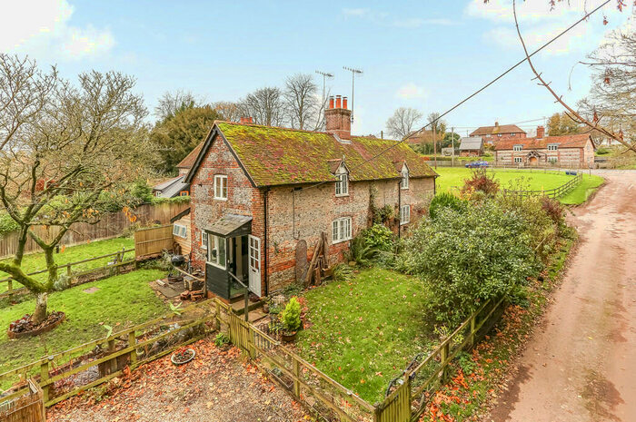 4 Bedroom Detached House For Sale In Water Lane, Itchen Stoke, SO24