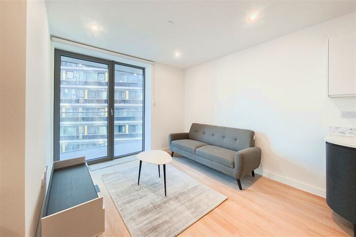 Apartment To Rent In Laurence Place, M3