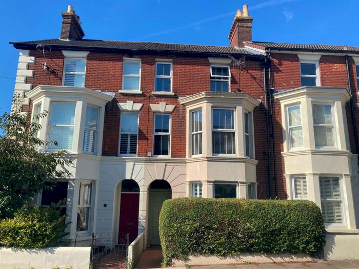 4 Bedroom Town House To Rent In Wyndham Road, Salisbury, SP1