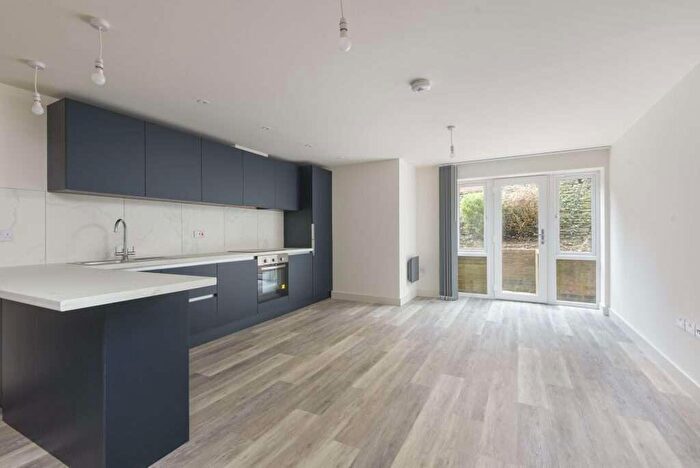 2 Bedroom Flat To Rent In Flat, A Chesterfield Road, Woodseats, Sheffield, S8